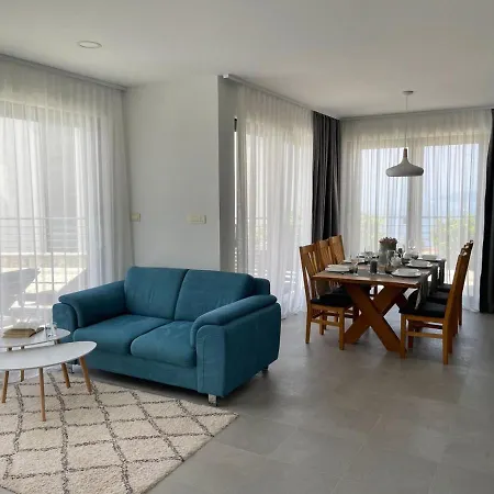 Lyubov Vila Makarska