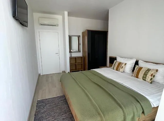 Lyubov Βίλα Μακάρσκα