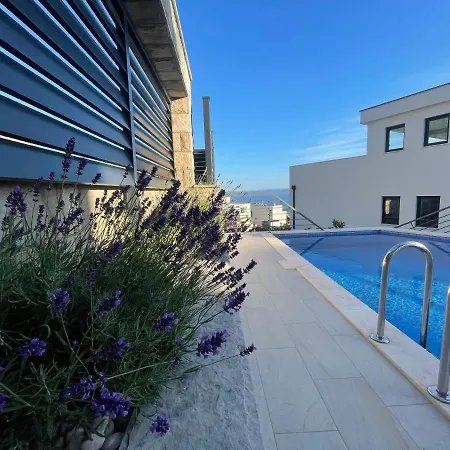 Vila Lyubov Makarska